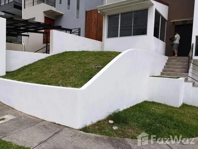 3 Bedroom House for Sale in Curridabat, San Jose for $200,000