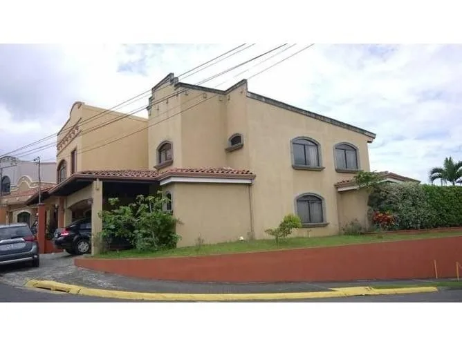 3 Bedroom House for Sale in Heredia, Heredia for $180,000