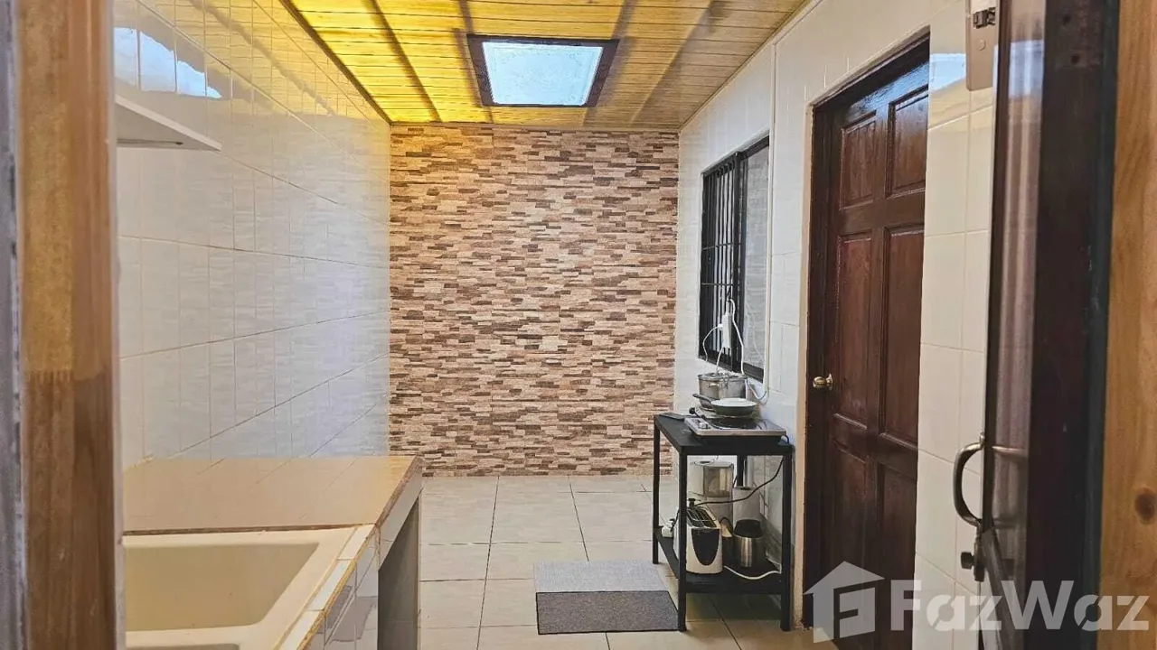 4 Bedroom House for Sale in Goicoechea, San Jose for $150,200 — photo 3