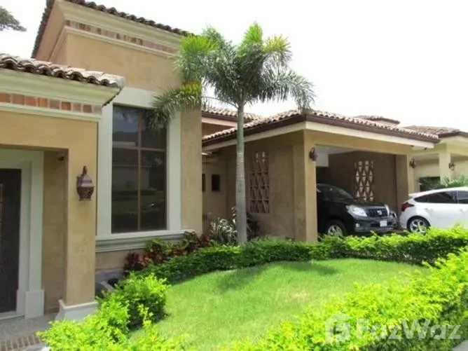 4 Bedroom House for Sale at Santa Ana for $980,000