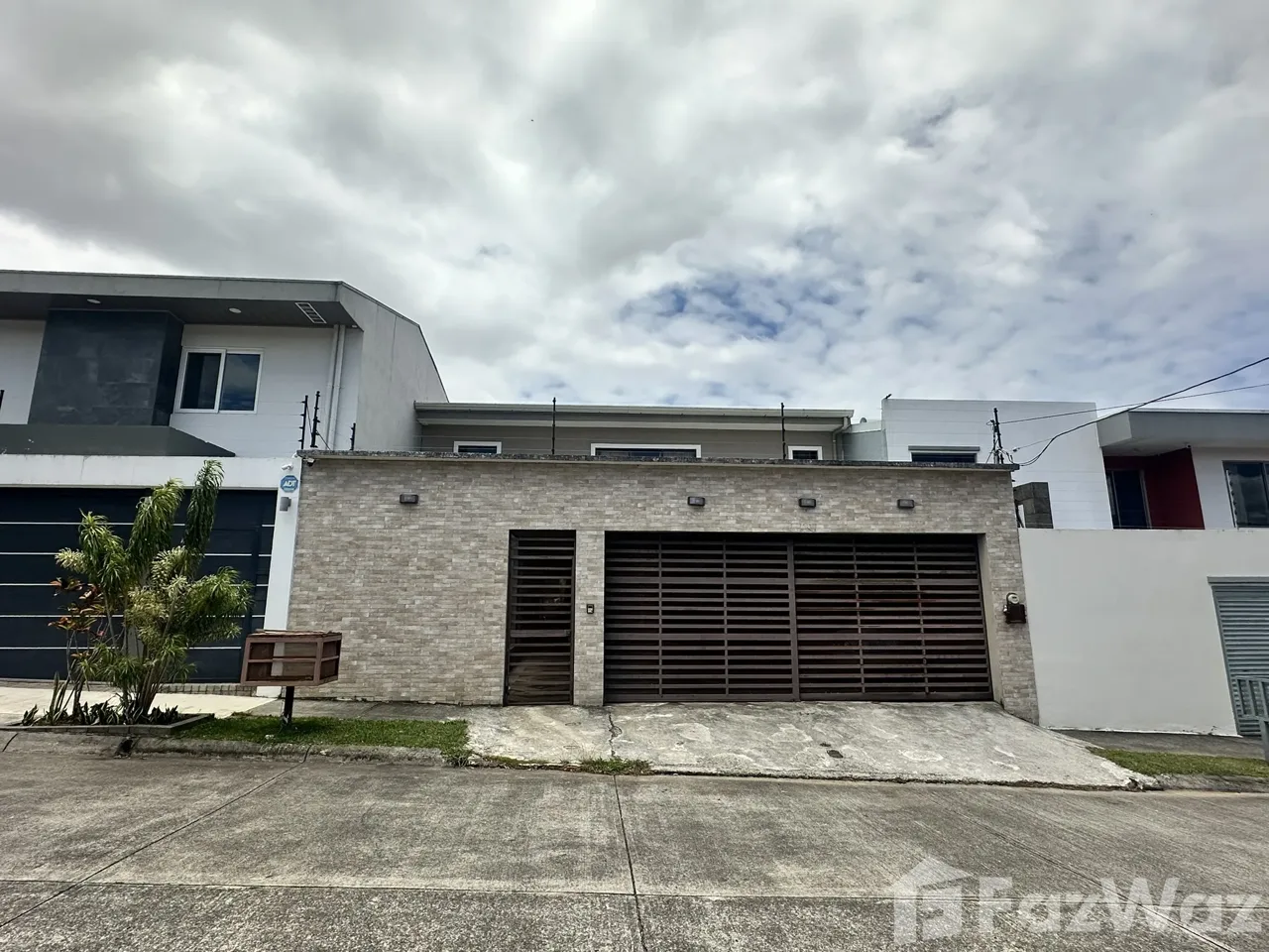 3 Bedroom House for Sale at Apartment For Rent in Santo Domingo for $240,000