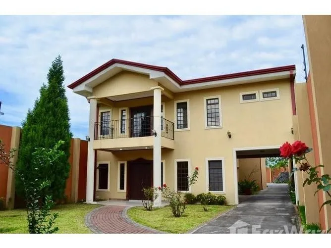 4 Bedroom House for Sale in Santo Domingo, Heredia for $595,000