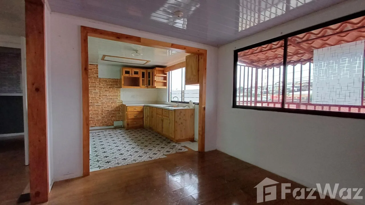 7 Bedroom House for Sale at Goicochea for $196,000 — photo 3