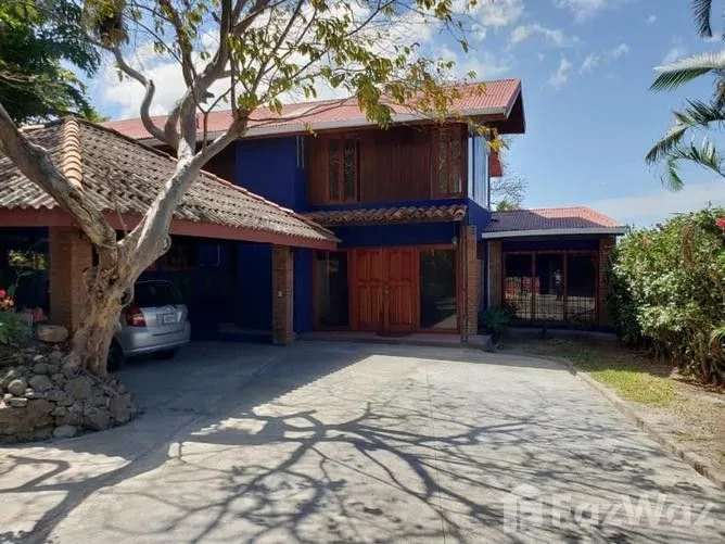 4 Bedroom House for Sale in Santa Ana, San Jose for $395,000