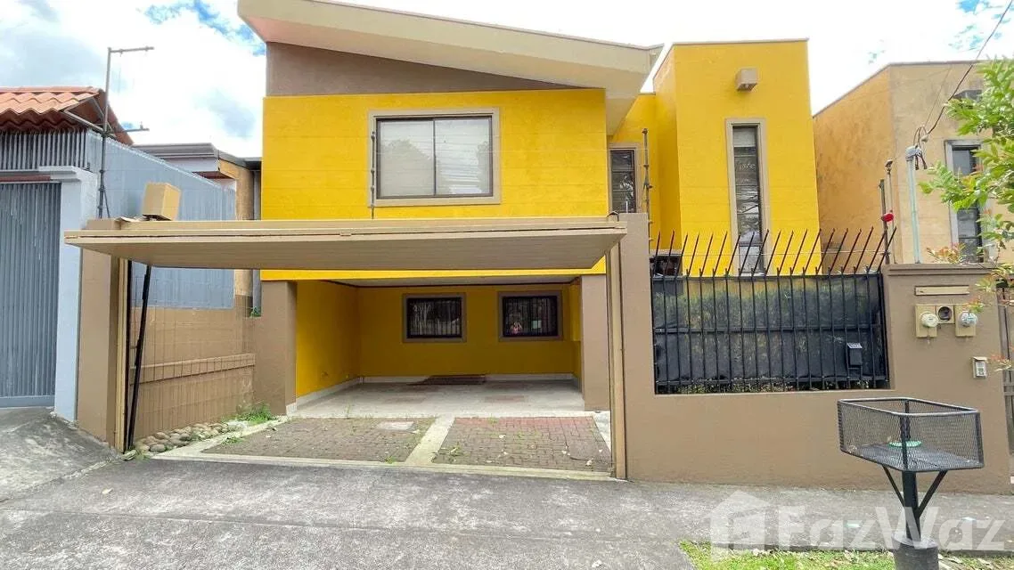 3 Bedroom House for Sale in Curridabat, San Jose for $225,000