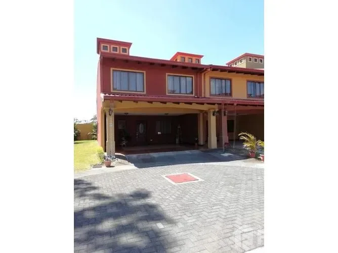 3 Bedroom Apartment for Sale at Condo in San Rafael for $260,000