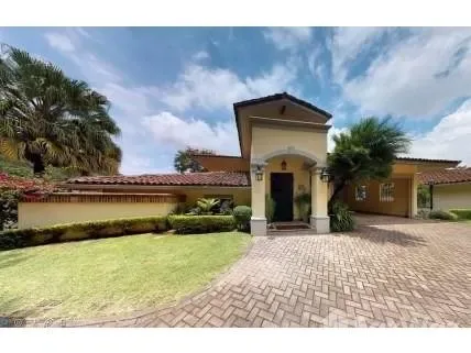3 Bedroom House for Sale in Escazu, San Jose for $579,000
