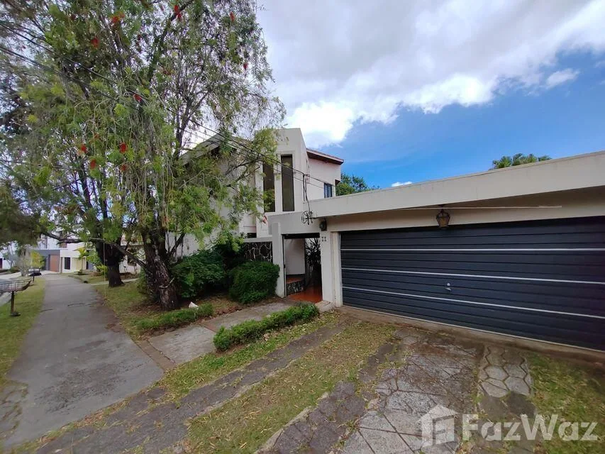 5 Bedroom House for Sale in Curridabat, San Jose for $369,000