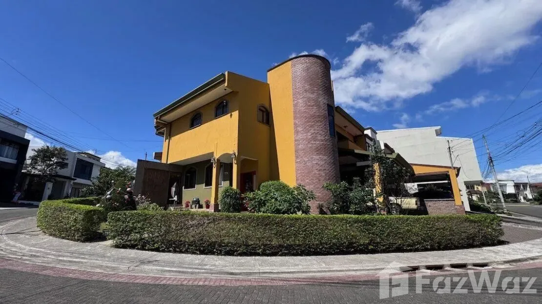 5 Bedroom House for Sale in Curridabat, San Jose for $325,000