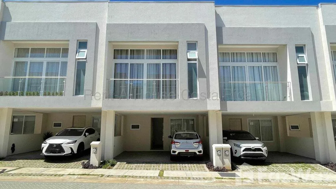 3 Bedroom House for Rent at Escazú for $2,400/mo