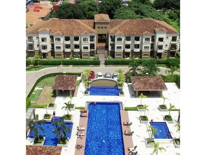 Vive con estilo y amplitud en este espectacular apartamento amoblado de 115 m², ubicado en una zona tranquila y privilegiada de Brasil de Santa Ana.