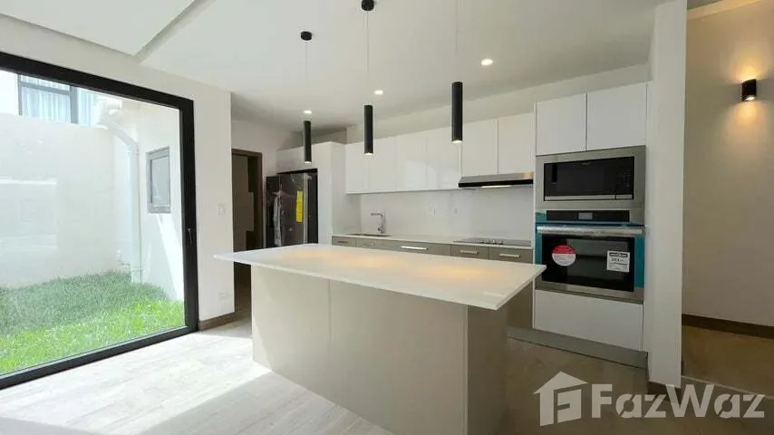 3 Bedroom House for Rent at Santa Ana Centro for $2,000/mo