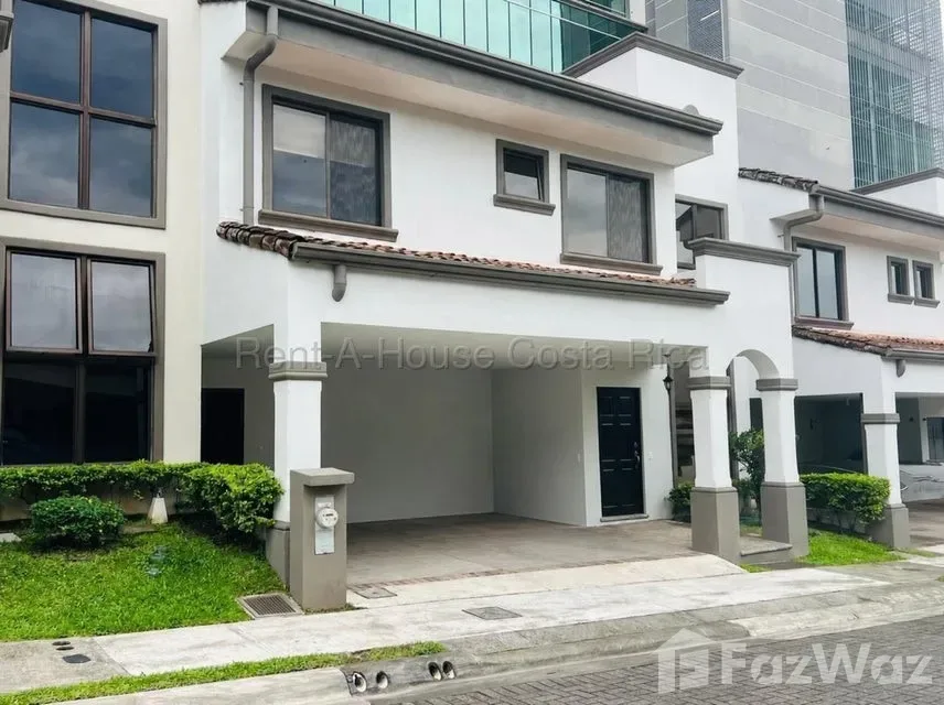 3 Bedroom House for Sale at Apartment For Sale in Ulloa for $234,782