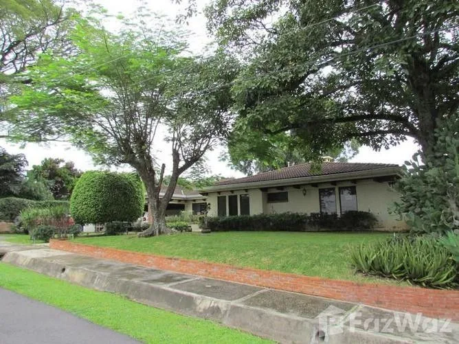 5 Bedroom House for Sale in Mora, San Jose for $600,000