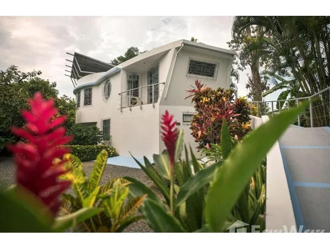 5 Bedroom House for Sale in Garabito, Puntarenas for $375,000