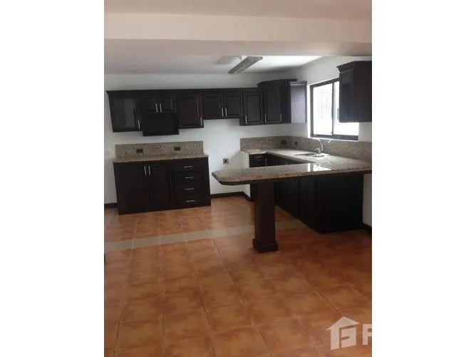 4 Bedroom House for Sale in Mora, San Jose for $160,000
