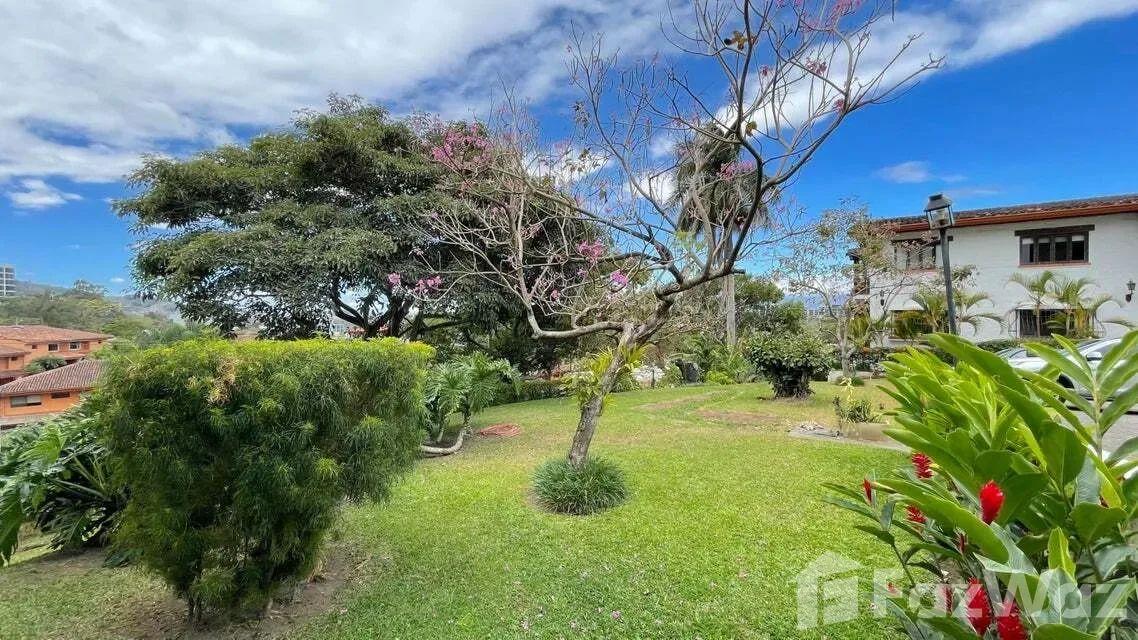 Apartamento en alquiler en Guachipelín – cerca de Construplaza ID5935