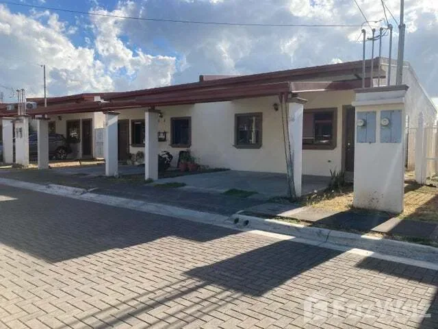Alquiler de partamento amplio en primer nivel, con patio en Alajuela por CityMall