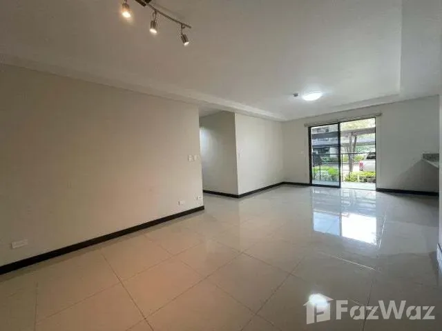 Venta de hermoso apartamento ubicado en Santa Ana Rio Oro.