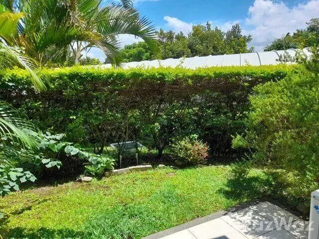 Excellent Location: 2 minutes from Lindora Main Ave, 12 minutes from Multiplaza, 25 minutes from the airport - Easy access to Guachipelín, Santa Ana, ...