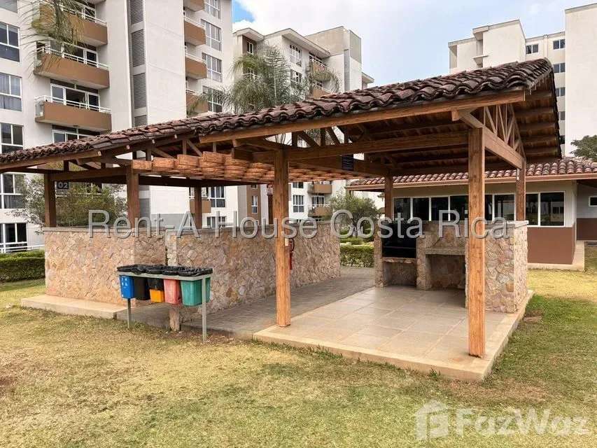 ¡Apartamento en Planta Baja en Condominio 9-10 Concasa!