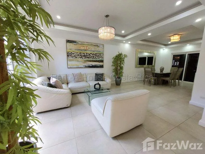 Venta de Casa en Condominio en Lindora Pozos Santa Ana