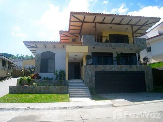 VENTA DE CASA EN VALLE DEL SOL - SANTA ANA