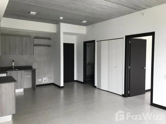 Viva en una de las zonas más exclusivas y cotizadas de San José. Este elegante apartamento ... — photo 4