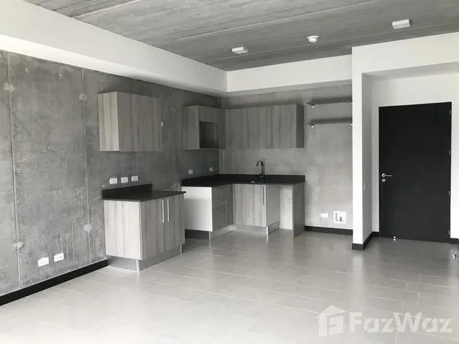 Viva en una de las zonas más exclusivas y cotizadas de San José. Este elegante apartamento ... — photo 5