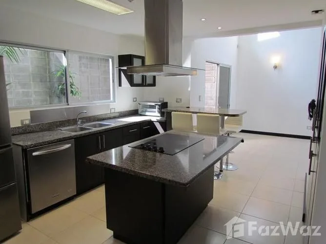 SANTA ANA POZOS DE 3 HABITACIONES - AMUEBLADO - 180m²