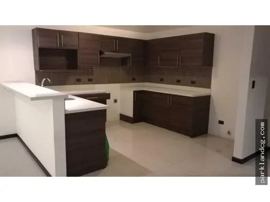 ALQUILER DE APARTAMENTO SEMI AMUEBLADO EN URUKA POINT 2 HABITACIONES Y 2 PARQUEOS