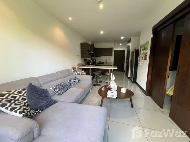 Ground Floor Apartment for Rent! in the best condominium in Santa Ana!