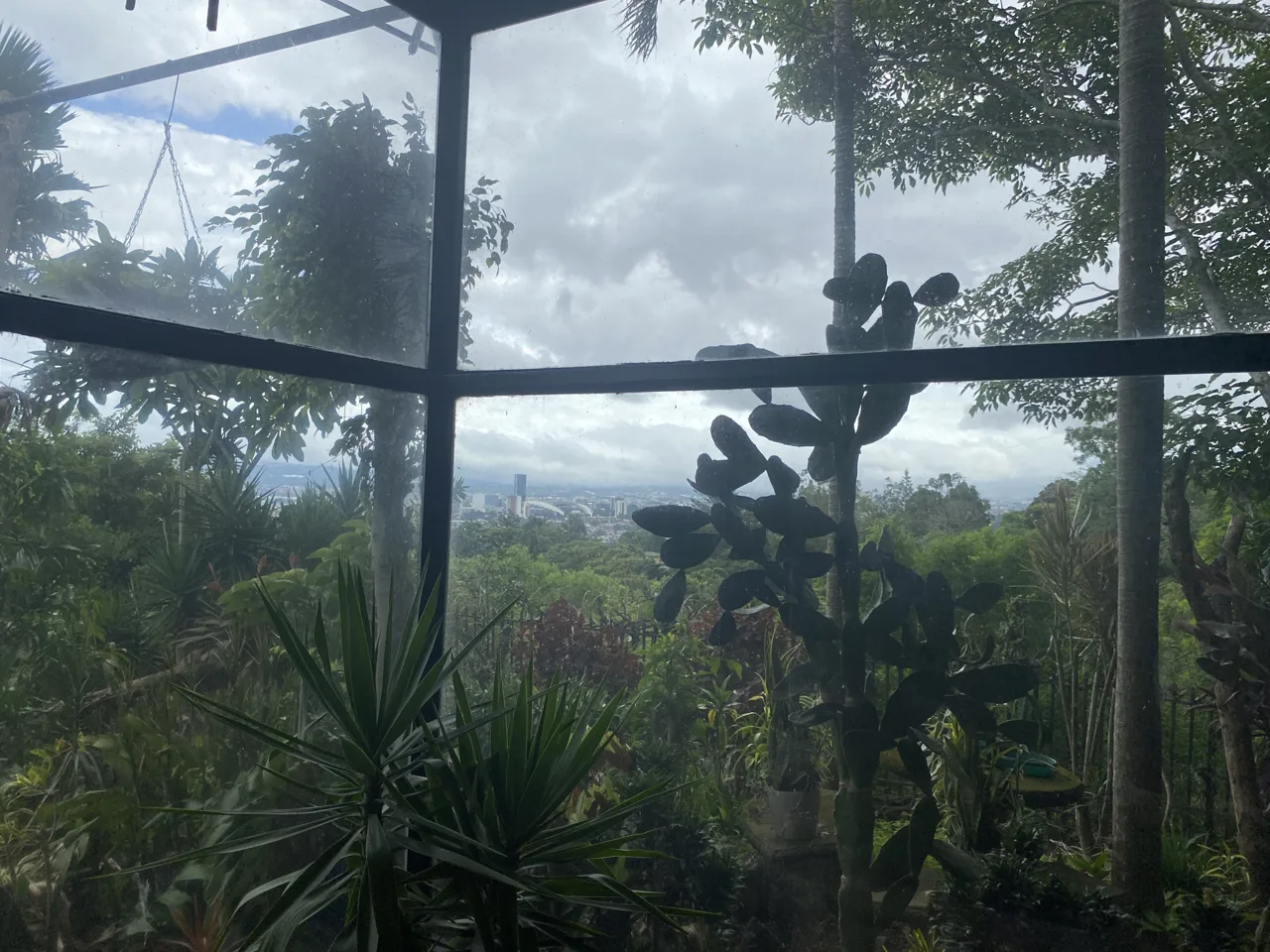 Escazu Fixer Upper with Million Dollar City View