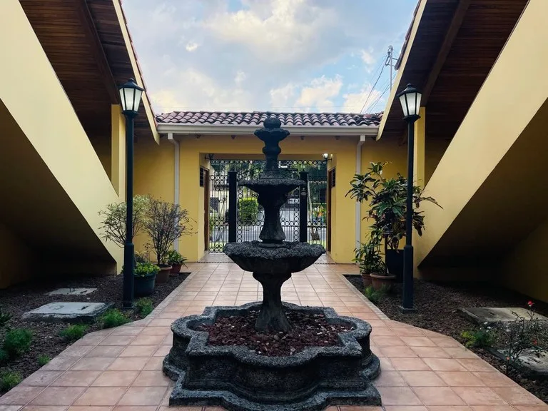 Apartment in Trejos Montealegre — photo 4