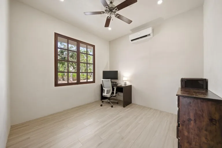 House in Altos Los Robles 71