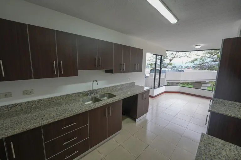 Apartment in San Rafael — photo 2