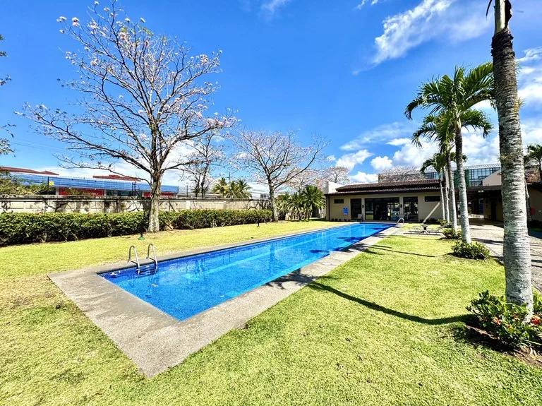 Condominium in San Rafael