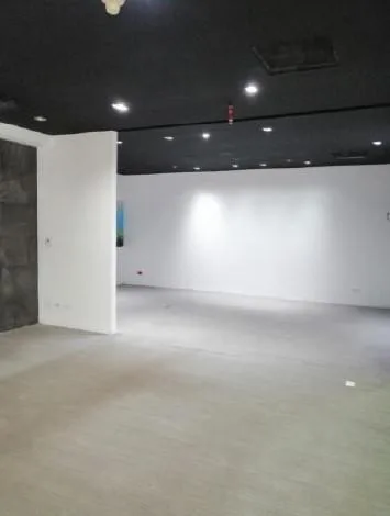 Freestanding Building in Santa Ana