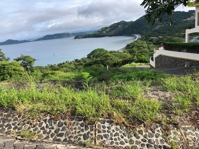 Oceanfront lot in Playa Hermosa