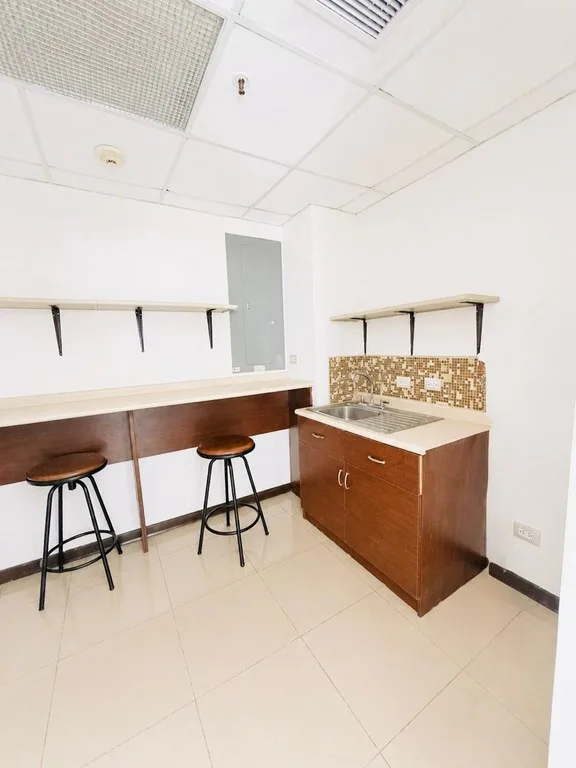Office Condo in San Rafael — photo 5