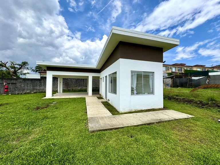 Home Construction Site in Guachipelín — photo 3