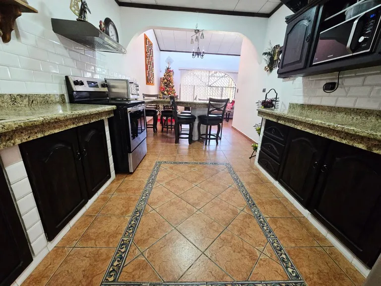 House in Santo Tomás — photo 2