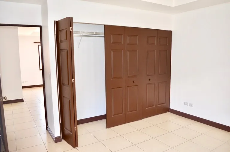 Condominium in San Pablo — photo 2
