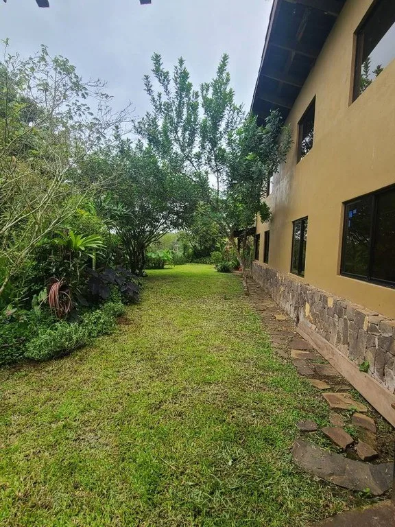 House in Barrio El Roble