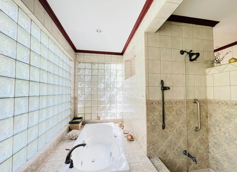 House in Alto de las Palomas — photo 4