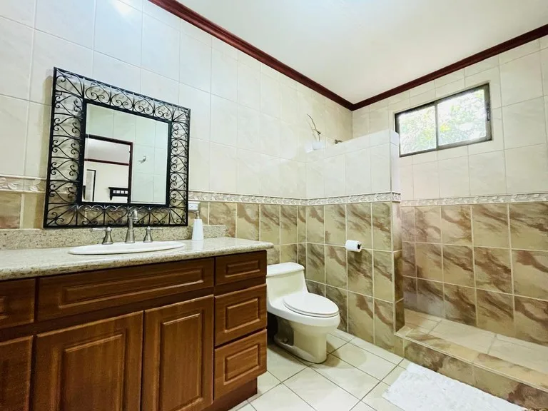House in Alto de las Palomas — photo 5