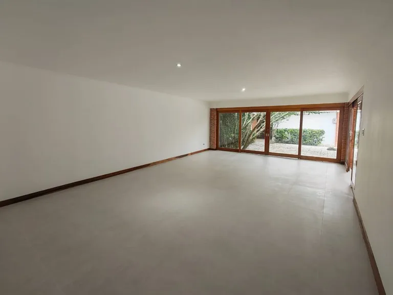 House in Los Laureles
