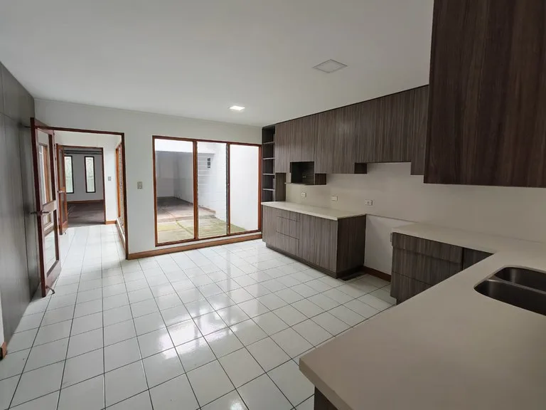 House in Los Laureles — photo 3