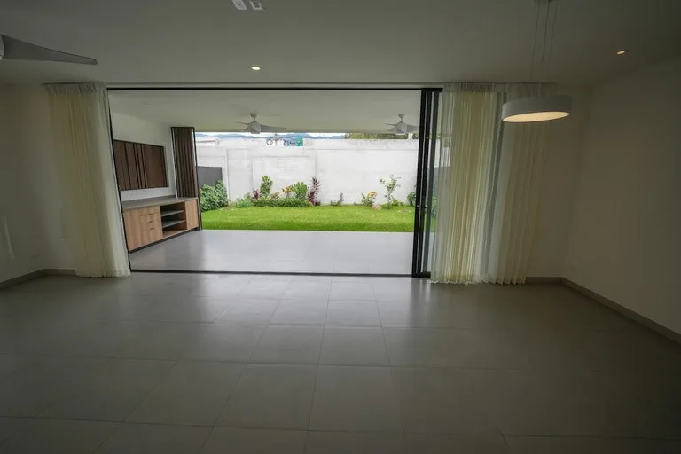 House in Lindora