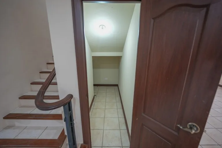 House in San Rafael — photo 3